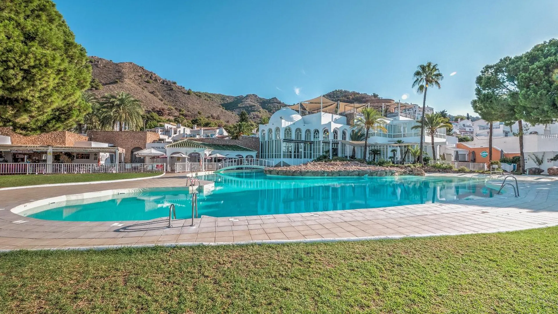 Top Renovated Apartment With Nerjas Biggest Pool Nerja