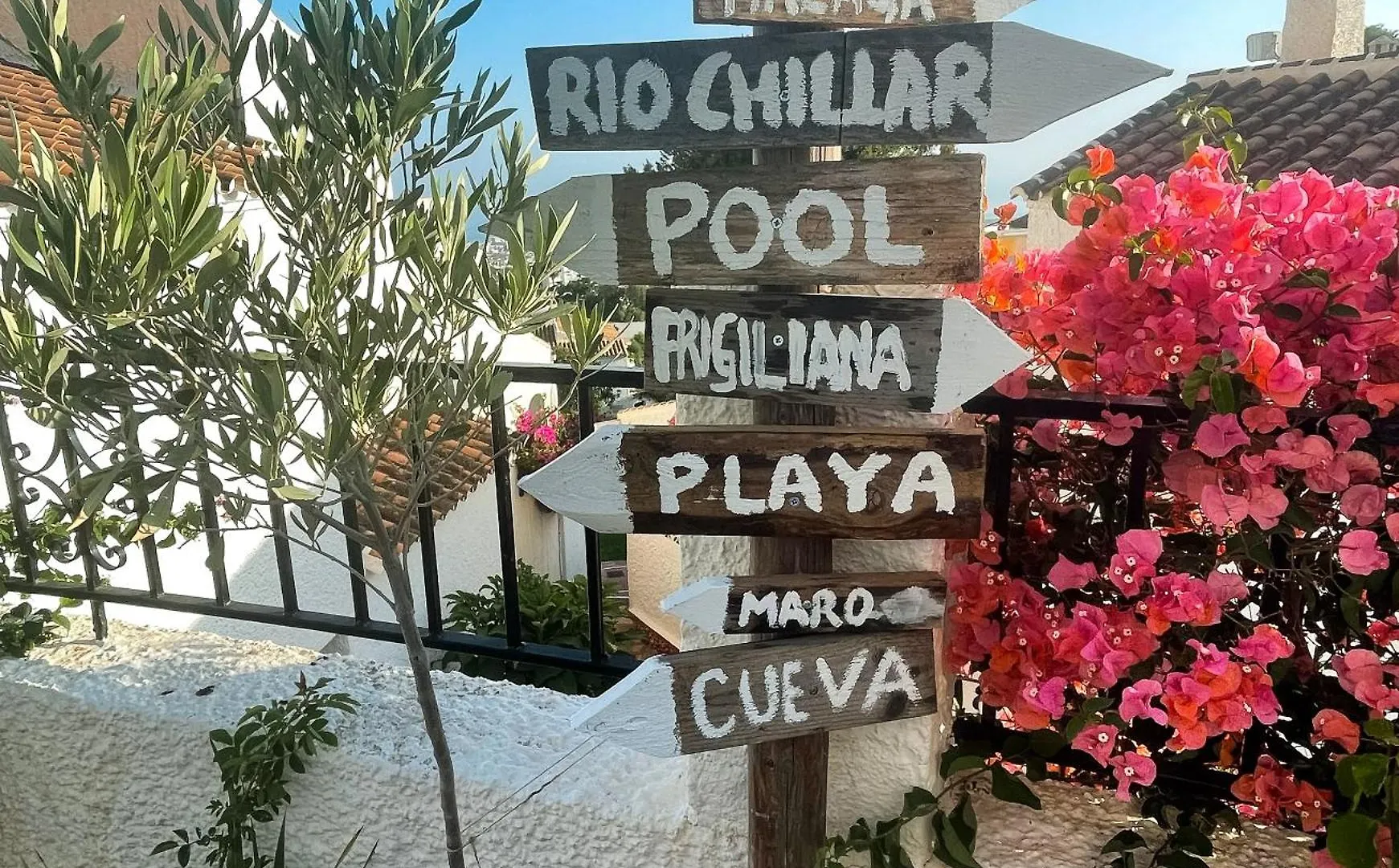 Top Renovated Apartment With Nerjas Biggest Pool
