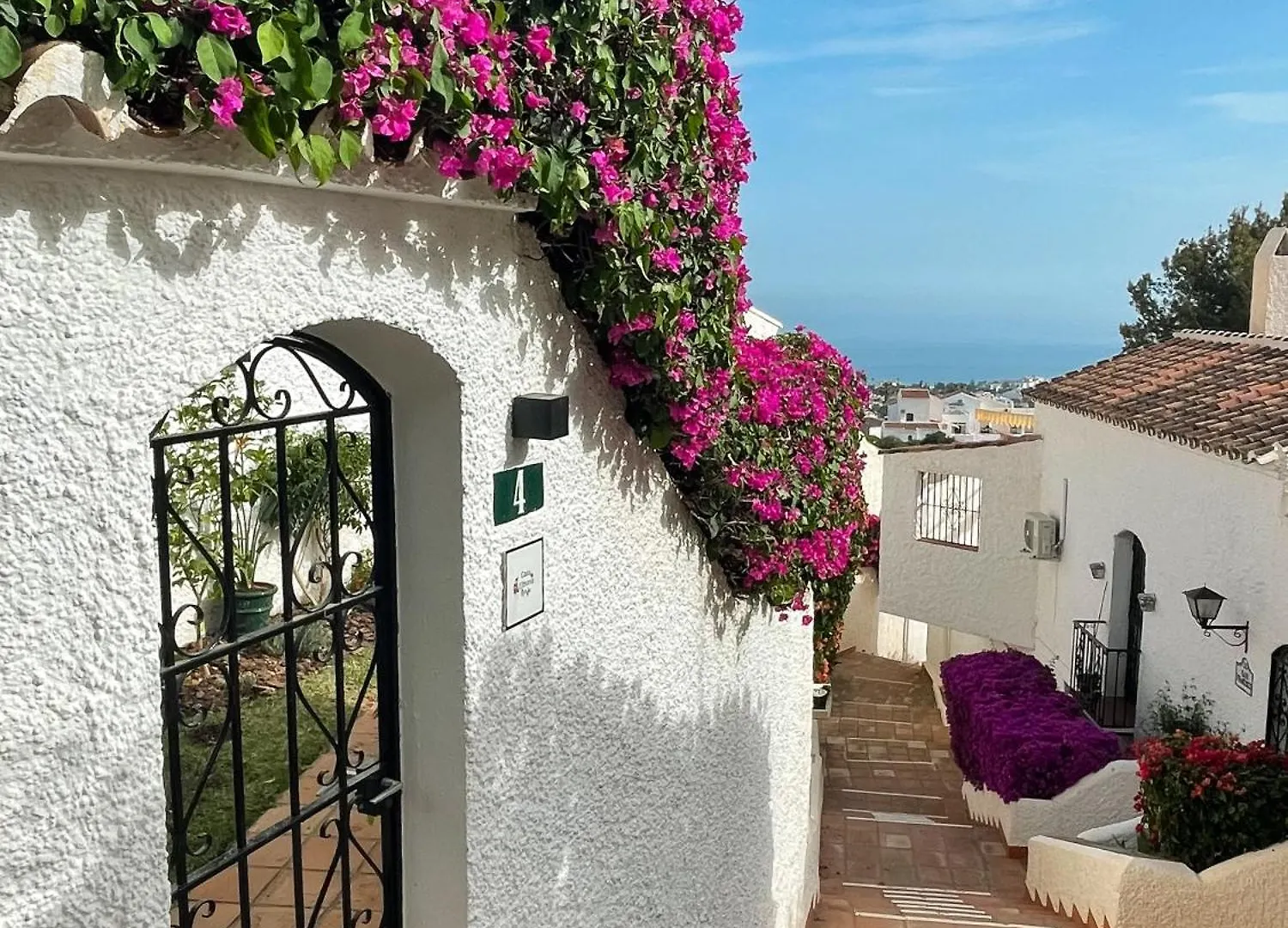 Top Renovated Apartment With Nerjas Biggest Pool 0*, Nerja Hiszpania