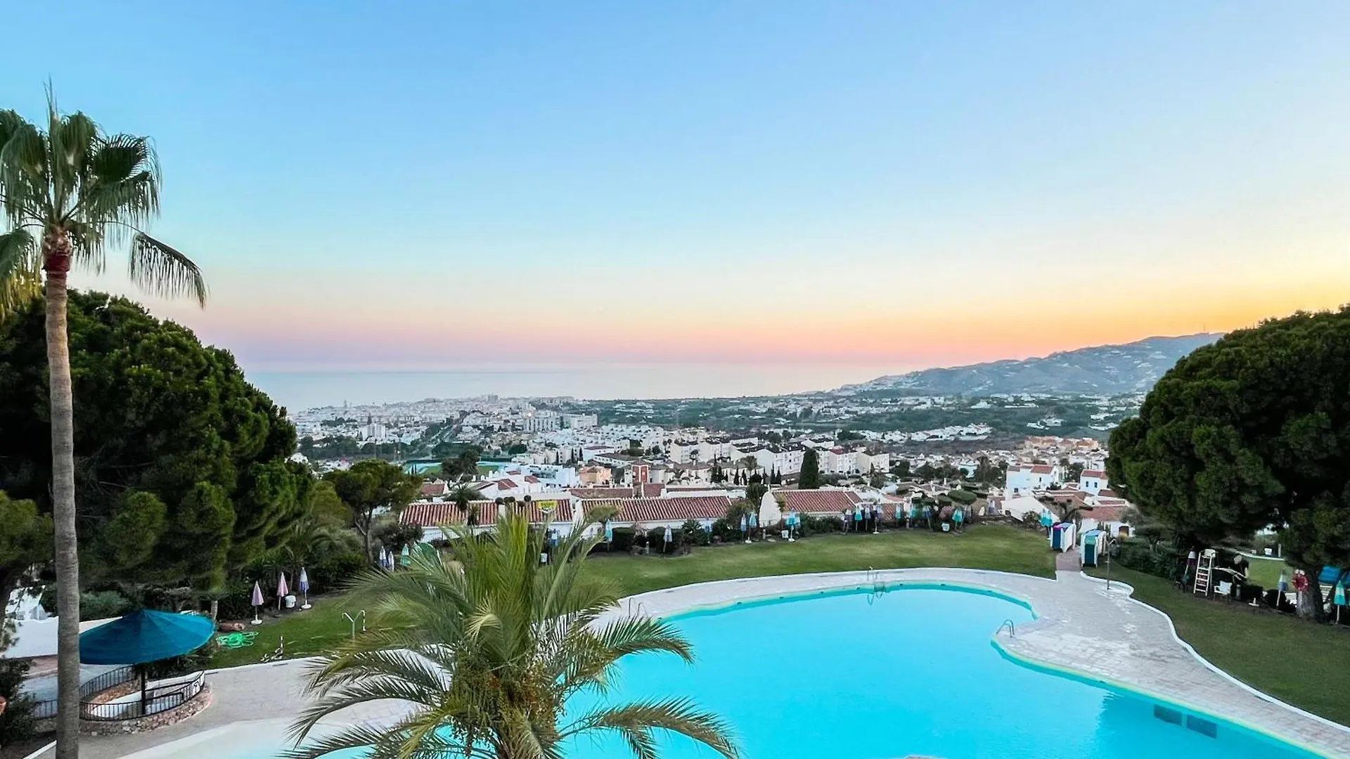 Top Renovated Apartment With Nerjas Biggest Pool  Nerja
