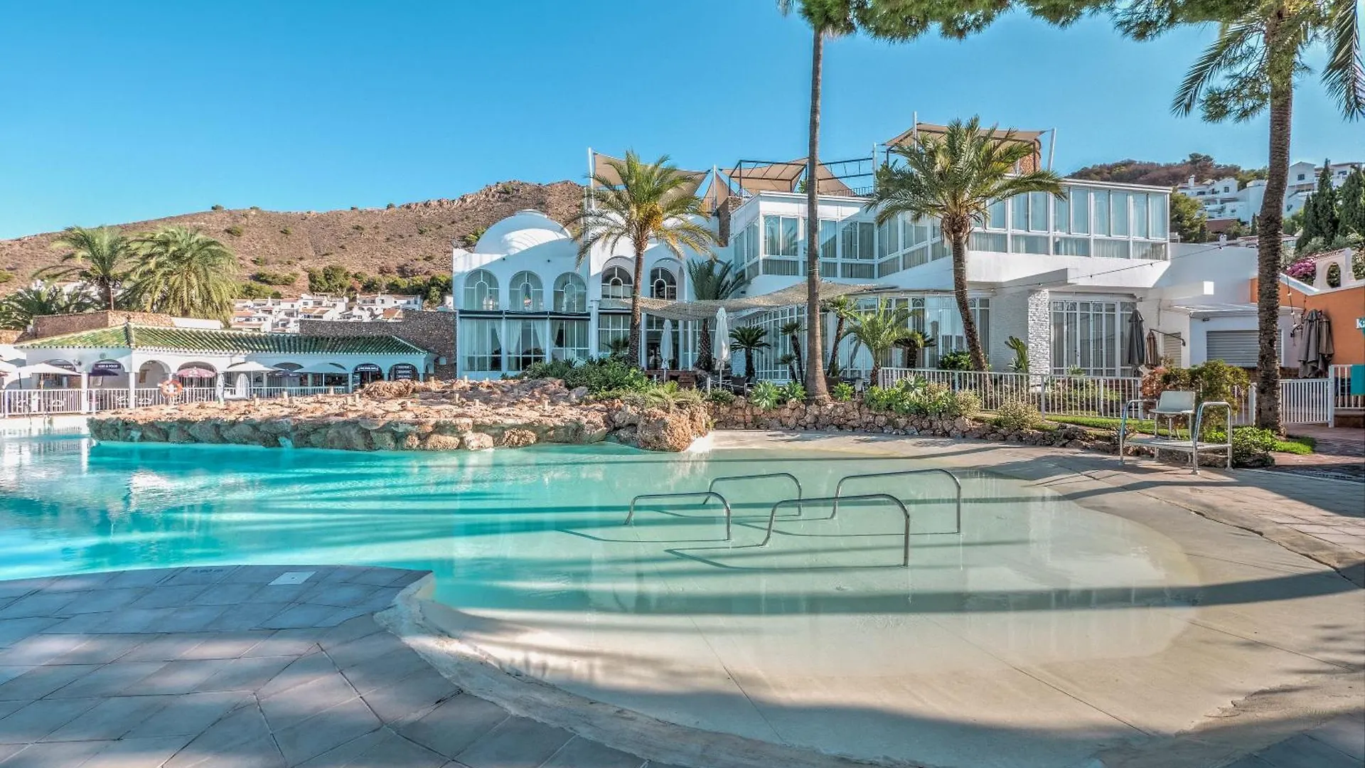 Top Renovated Apartment With Nerjas Biggest Pool